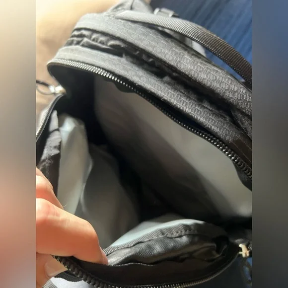 Osprey Tropos 32L EUC - Picture 9 of 16